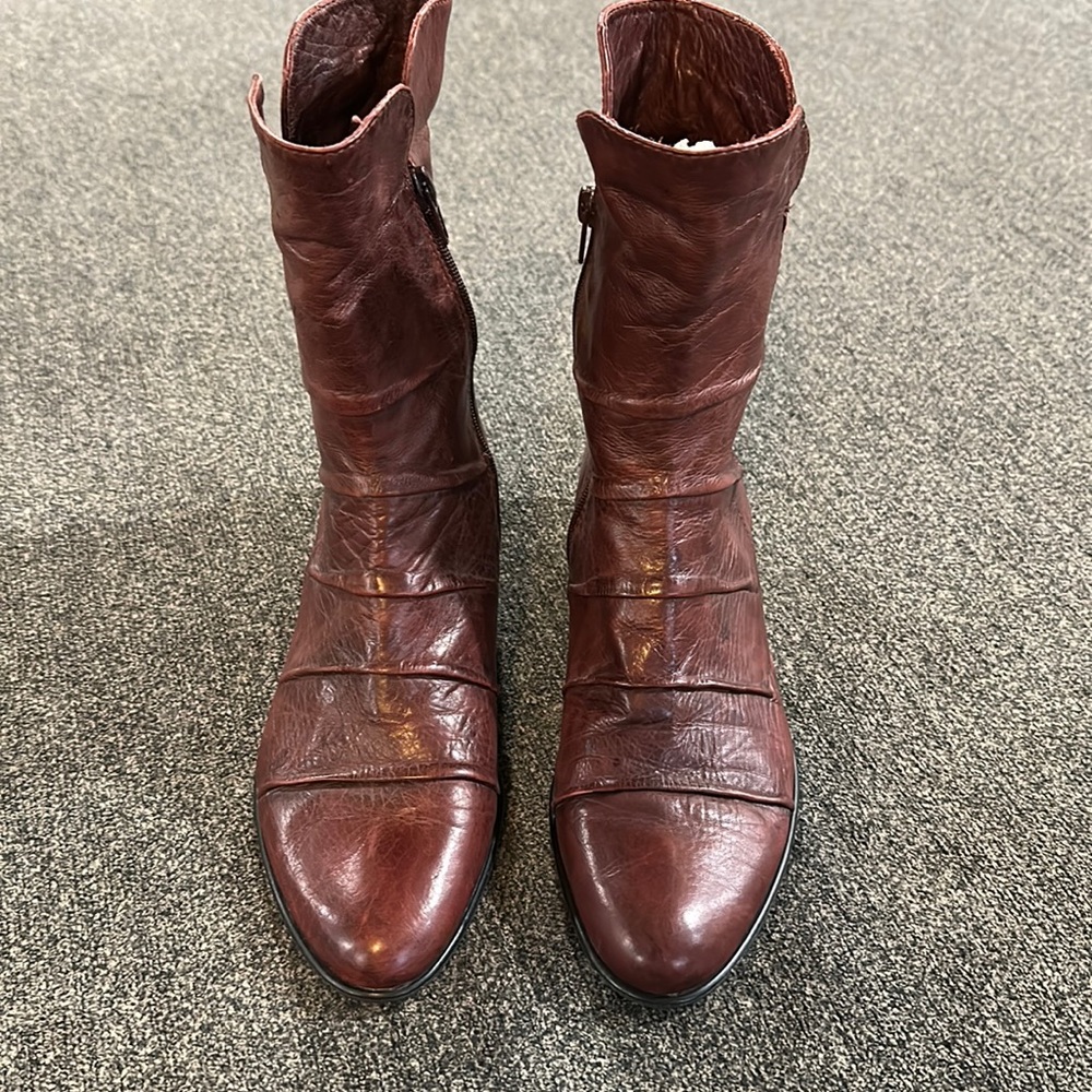 Everybody by Moda leather ankle boots size 38.5